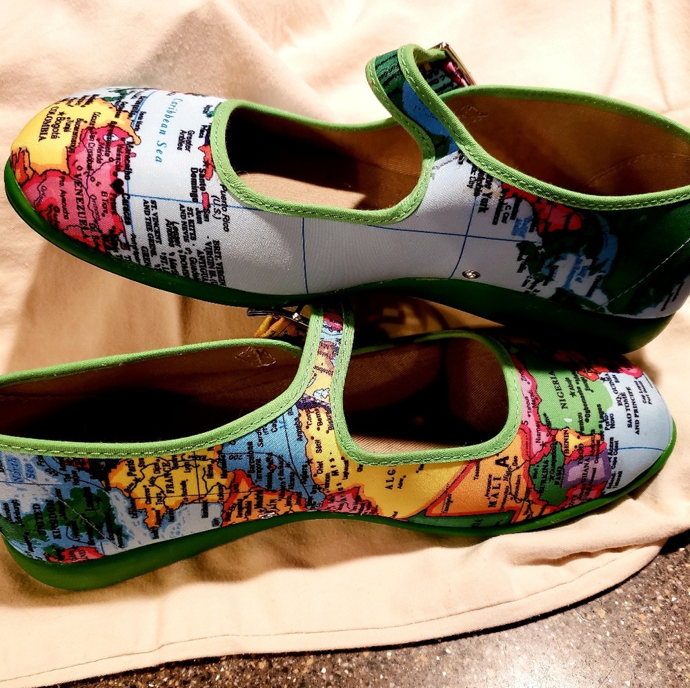 Hot Chocolate Design Women's Mary Jane Flat Shoes